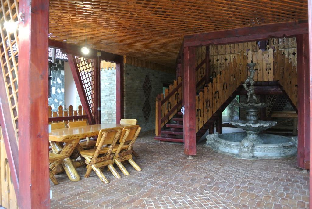 Pensiune Restaurant Piatra Craiului Dâmbovicioara Bagian luar foto