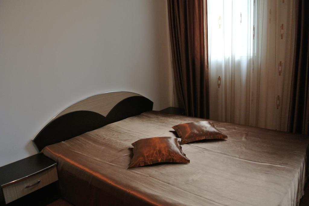 Pensiune Restaurant Piatra Craiului Dâmbovicioara Bagian luar foto