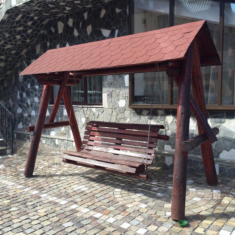 Pensiune Restaurant Piatra Craiului Dâmbovicioara Bagian luar foto