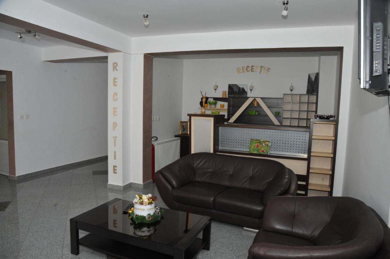 Pensiune Restaurant Piatra Craiului Dâmbovicioara Bagian luar foto